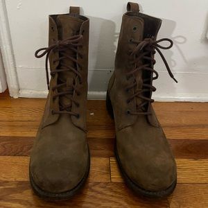 Men’s Frye lace tan suede boots